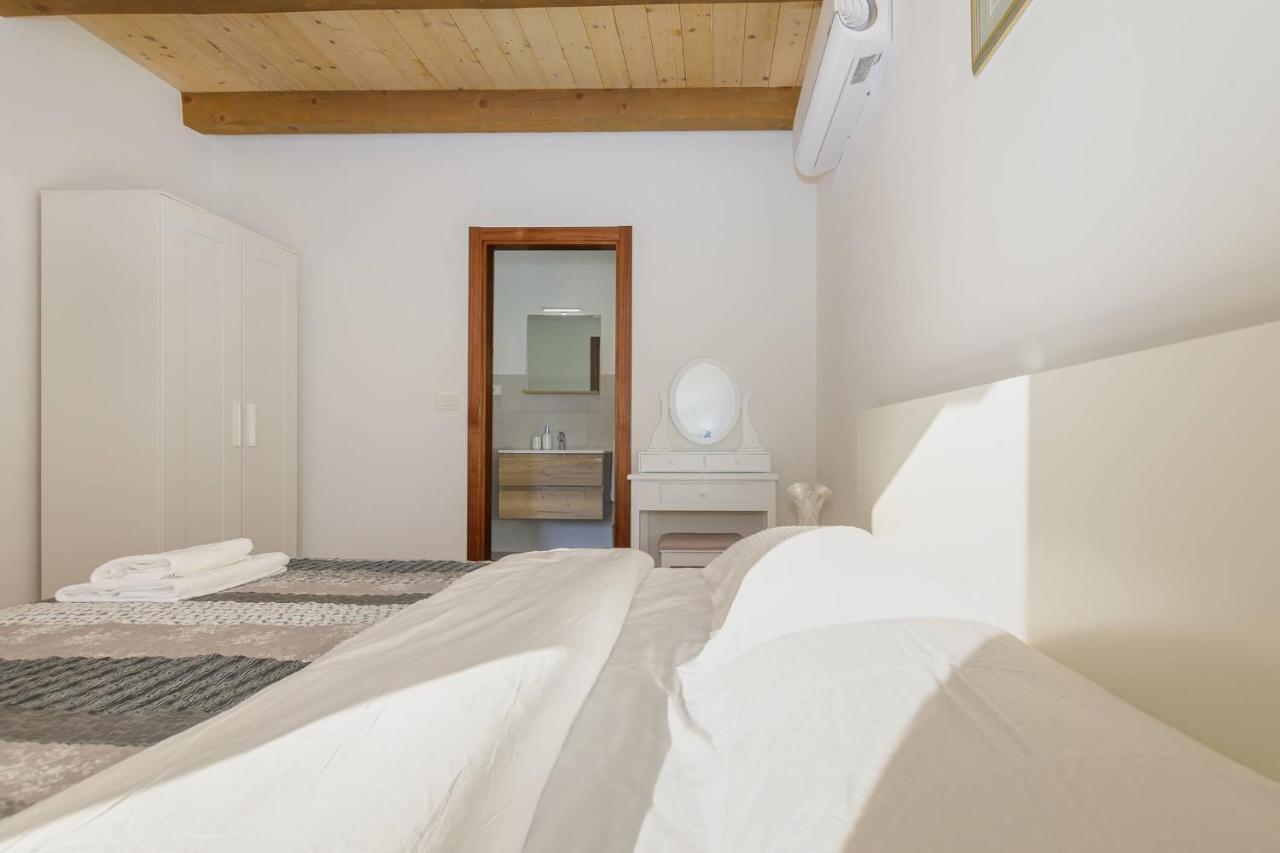 Villa David - Luxurious Secluded Villa With A Heated Pool Butkovići Extérieur photo