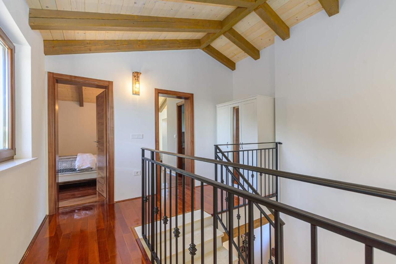 Villa David - Luxurious Secluded Villa With A Heated Pool Butkovići Extérieur photo