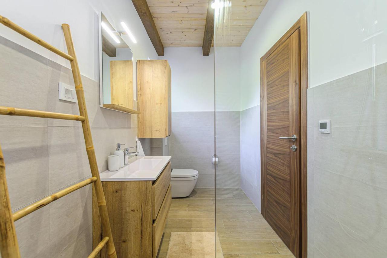 Villa David - Luxurious Secluded Villa With A Heated Pool Butkovići Extérieur photo
